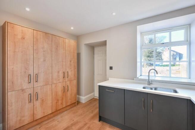 2 bed House for sale Image 4