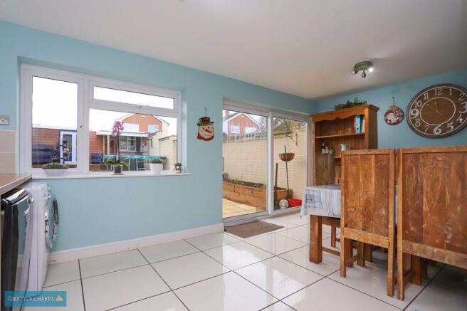 Kitchen/Dining...