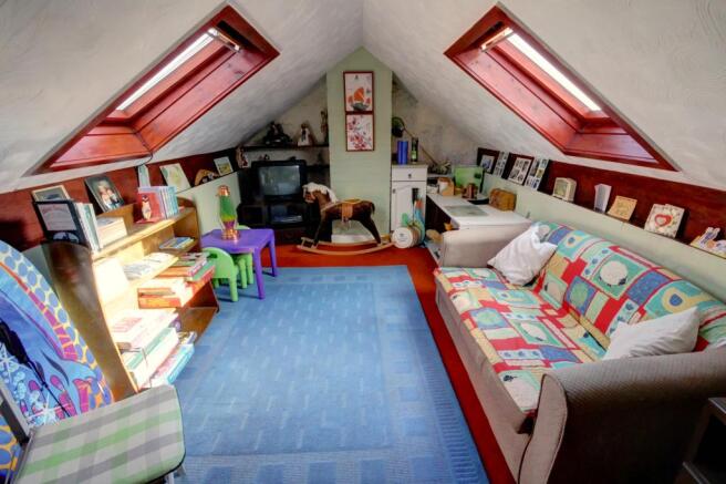 Snug/Playroom