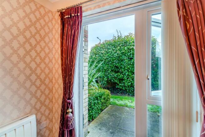 2 bed Apartment for sale Image 4