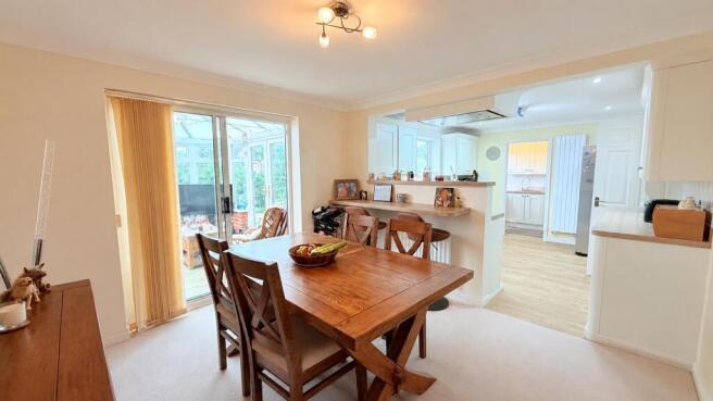 4 bed Detached for sale Image 7