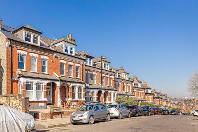 Hillfield Road (4).jpg