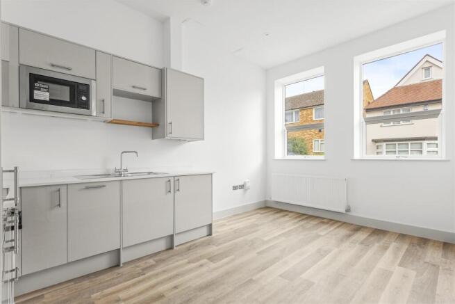 Flat 5, Harlow House, Harlow Road, HP13 6AA-1.jpg