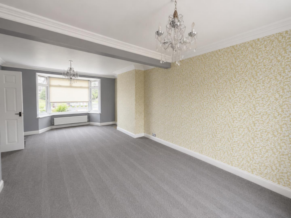 5 bed Semi-Detached for sale Image 2
