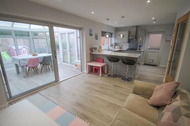 Kitchen/family room