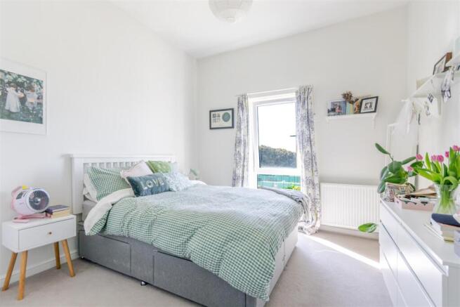 Bedroom 1.jpg