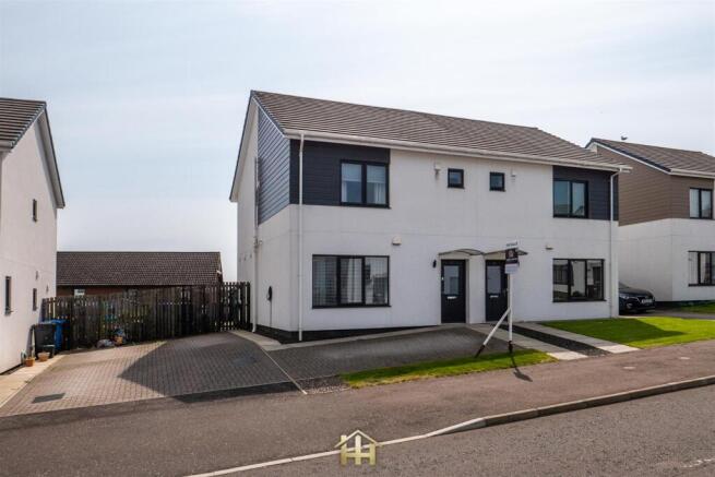 7 CASTLEVIEW PL DUNDEE DD4 0FH 160726 EDIT (27 of