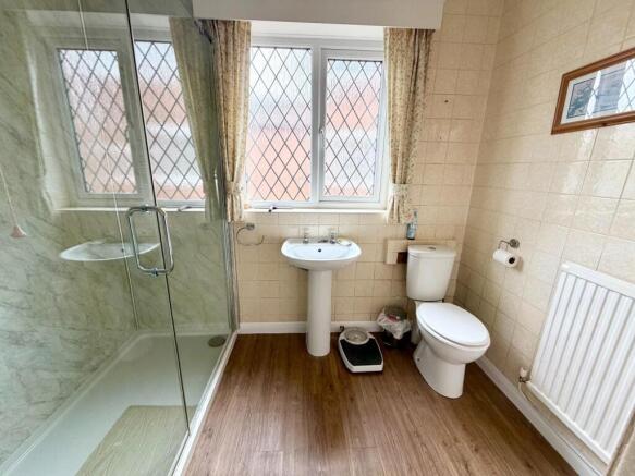 3 bed Semi-Detached Bungalow for sale Image 10