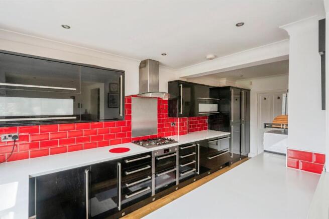 3 bed Semi-Detached for sale Image 10