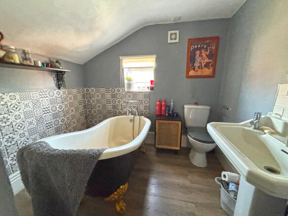 3 bed Terraced for sale Image 8