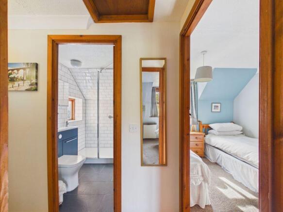 2 bed Cottage for sale Image 8