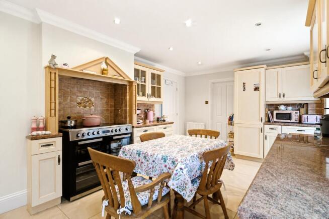 Mancroft Road, Aley Green, Luton, Bedfordshire, LU1 photo 4