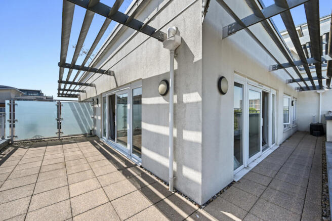 RCBB- flat 72 arctic house- balcony 6 (1)