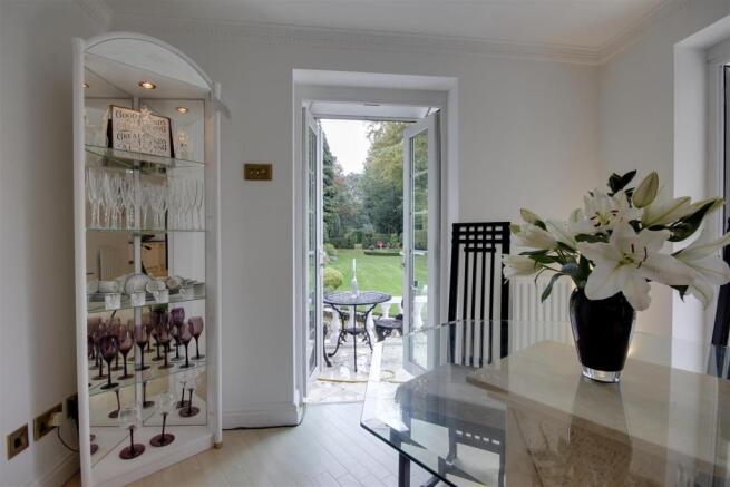 Living Area - Garden View