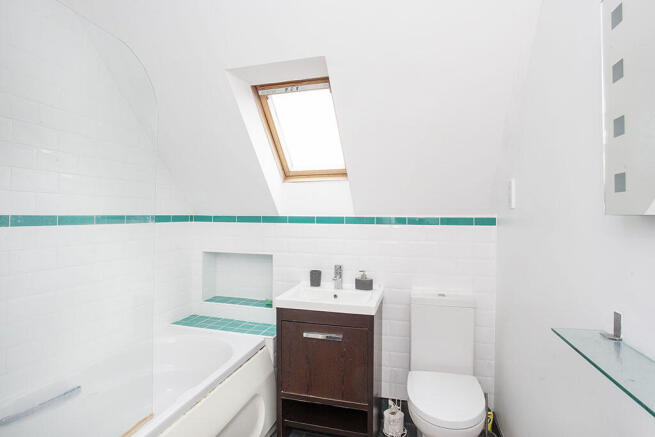 5 bed Detached to rent Image 11