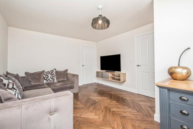 3 bed Semi-Detached for sale Image 4