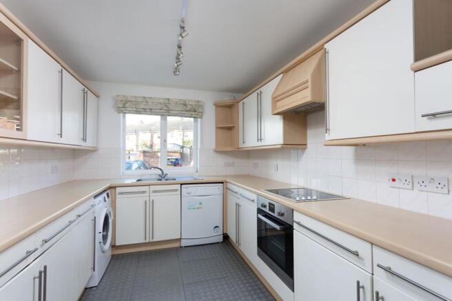2 bed Flat for sale Image 6