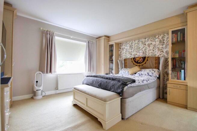 Bedroom 5_lzn.jpg