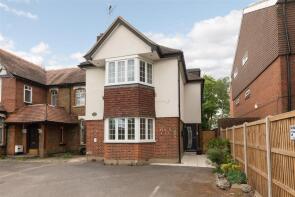 Flat 1, 240a Denver Lodge, Chase Side, London N14 4PL