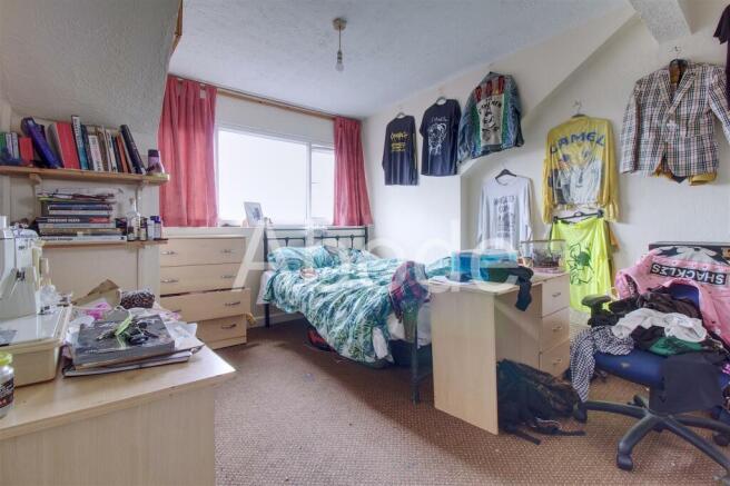3 bed House to rent Image 6