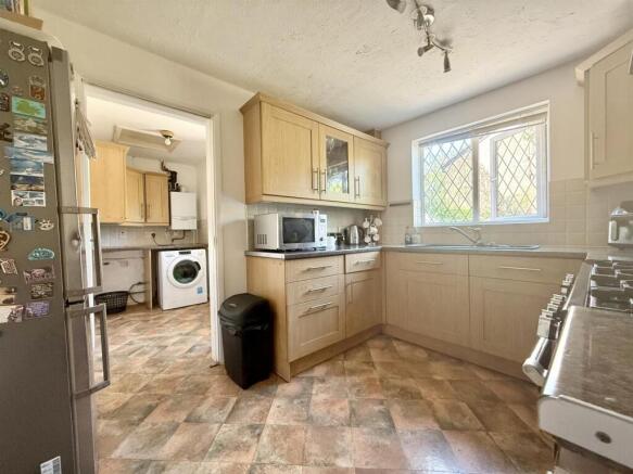 Kitchen1.jpg