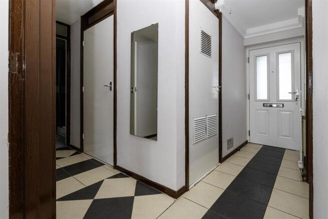 1 bed Apartment to rent Image 10