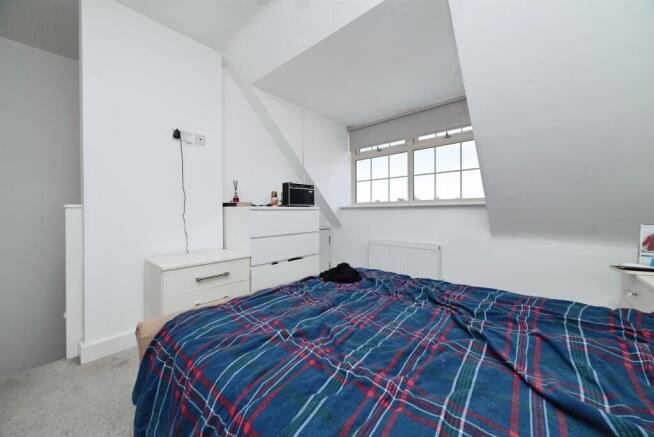 3 bed Town House for sale Image 12