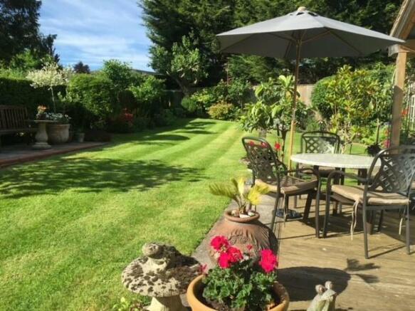 9761garden3.jpg
