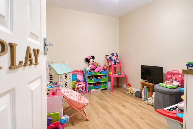 3 bed Semi-Detached for sale Image 5