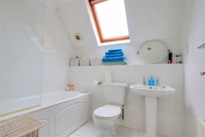 ENSUITE BATHROOM