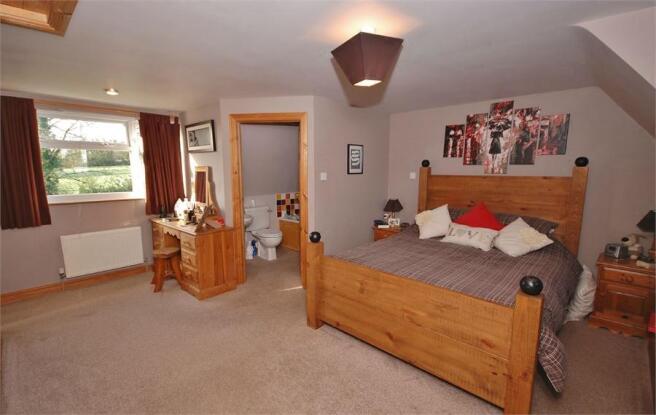 Photo 11