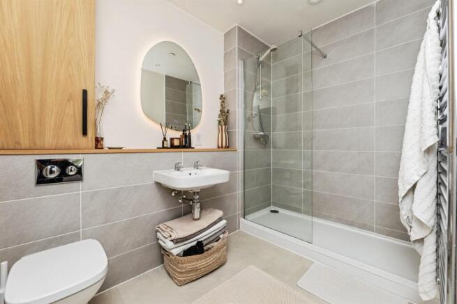 2 bed Apartment for sale Image 11
