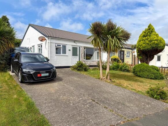 12 Bowness Crescent, Onchan (2).jpg