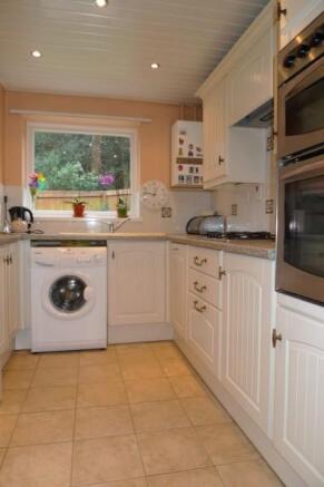 LOVELY KITCHEN