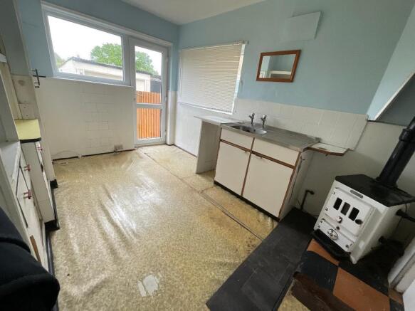 KITCHEN 12'4 x 8'5