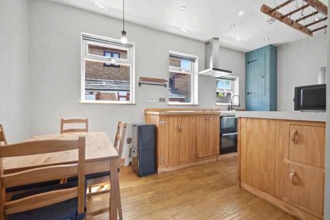 2 bed Semi-Detached for sale Image 10