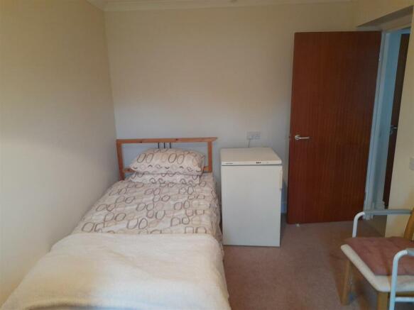 Bedroom 2.jpg