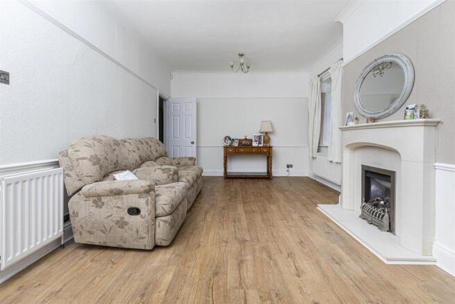 4 bed Detached Bungalow for sale Image 12