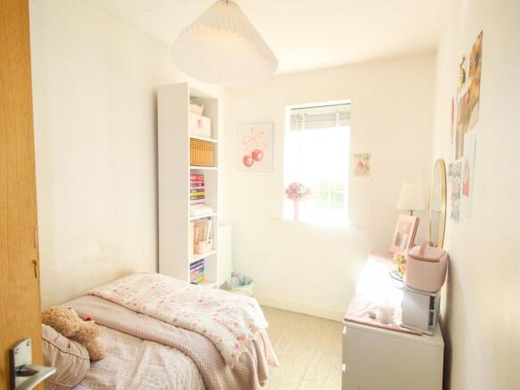 3 bed Town House for sale Image 9