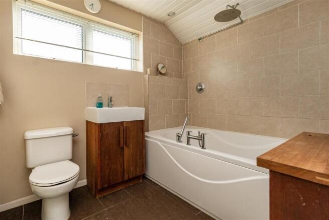 15 The Spinney (17).jpg