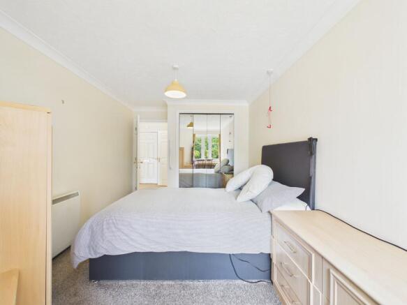 1 bed Flat for sale Image 9