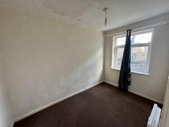 2 bed Flat for sale Image 5