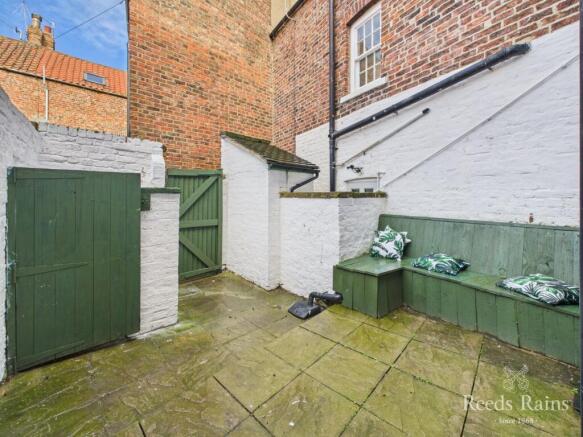 2 bed Maisonette for sale Image 9