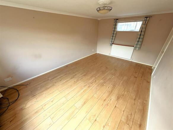 Tansor Close, Corby photo 4