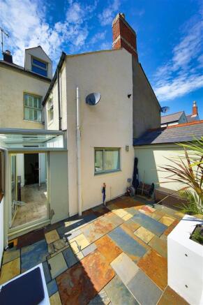 60 Kings Rd 1637.jpg