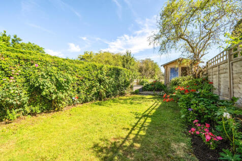 SOUTHFIELDS, Boxford, Newbury