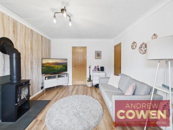 2 bed Semi-Detached for sale Image 10