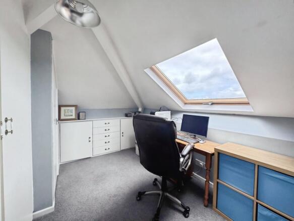 3 bed Semi-Detached for sale Image 8