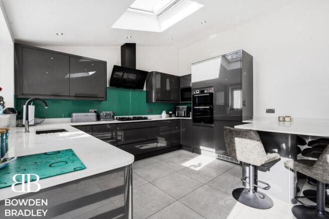 Greensted Road, Loughton, IG10 photo 2