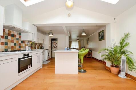 Barbican Road, Greenford, UB6